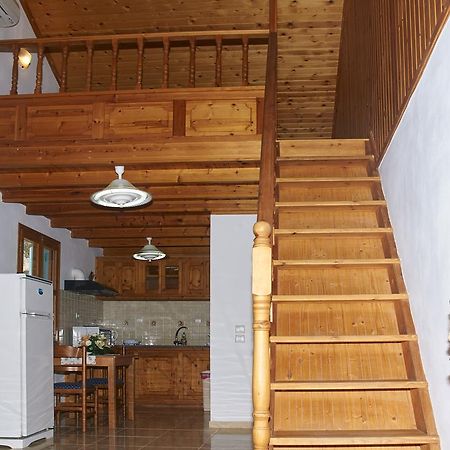 Athina Studios Sými Luaran gambar