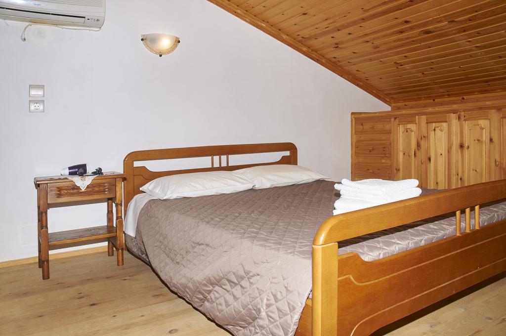 Athina Studios Sými Luaran gambar